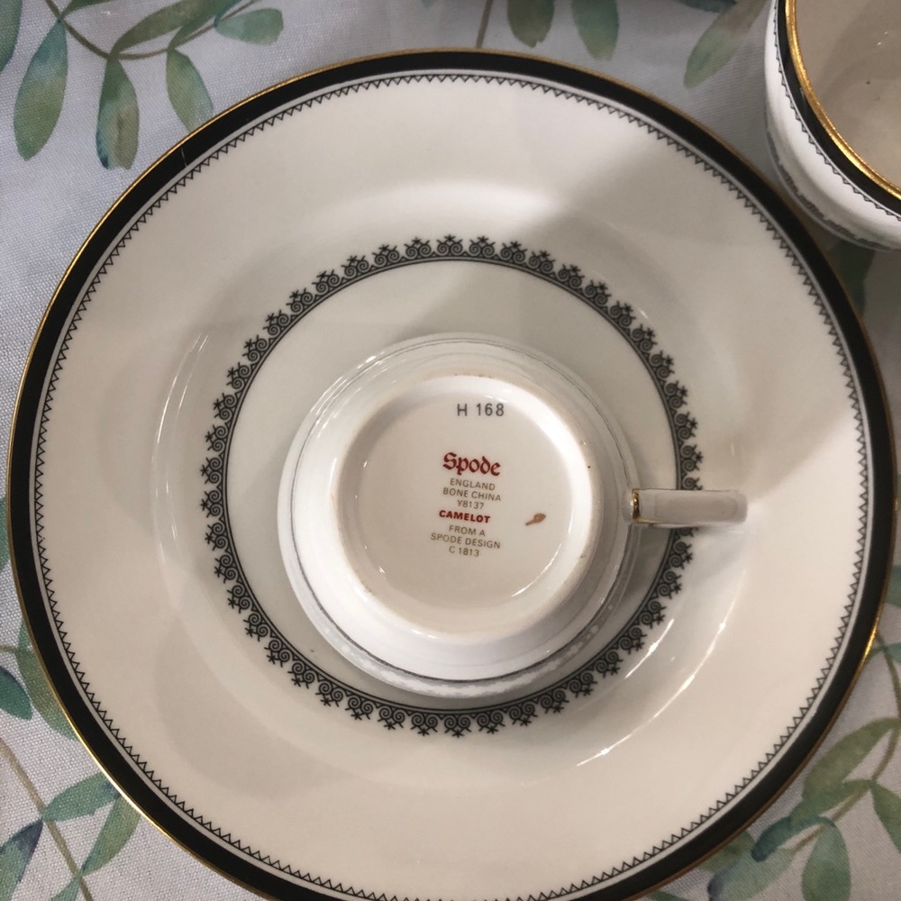 Spode Camelot tea cup and dessert saucer